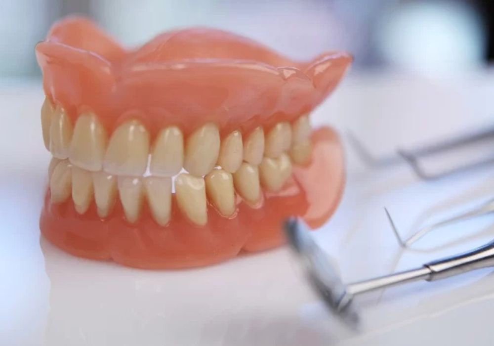 Hàm giả tháo lắp: Lựa chọn linh hoạt và tiết kiệm chi phí cho người mất nhiều răng. Hàm giả tháo lắp: Lựa chọn linh hoạt và tiết kiệm chi phí cho người mất nhiều răng.