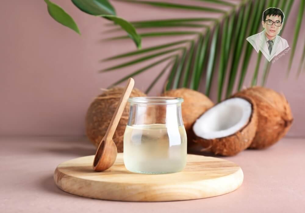 Dầu dừa là phương pháp tự nhiên hỗ trợ điều trị tụt nướu răng tại nhà. Súc miệng bằng dầu dừa giúp giảm viêm, kháng khuẩn và hỗ trợ tái tạo mô nướu.