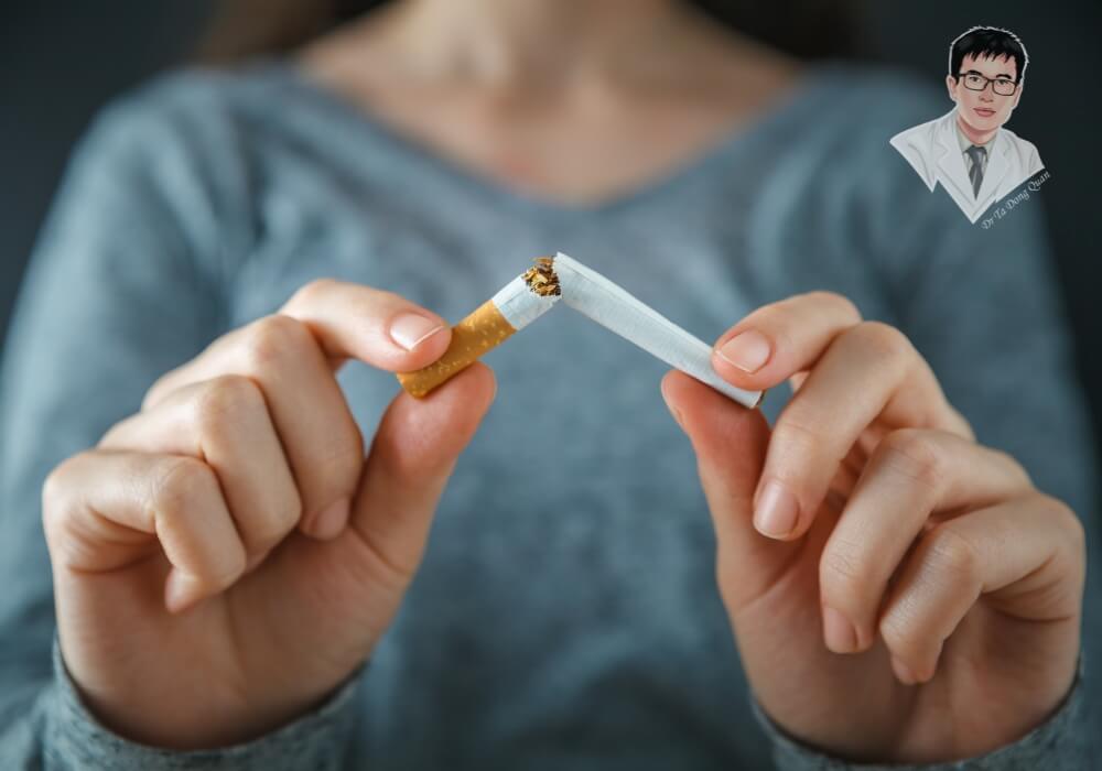 "Bỏ thuốc lá ngay – Ngăn ngừa tụt nướu răng hiệu quả!" Hút thuốc lá là một trong những nguyên nhân hàng đầu gây tụt nướu răng, làm giảm lưu thông máu đến nướu và phá hủy mô nướu.