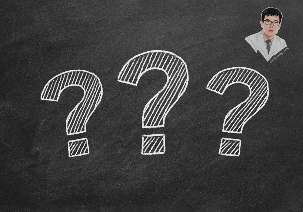 Hình ảnh bác sĩ tư vấn cho bệnh nhân về thời gian cấy ghép Implant và các yếu tố ảnh hưởng đến quá trình phục hồi.